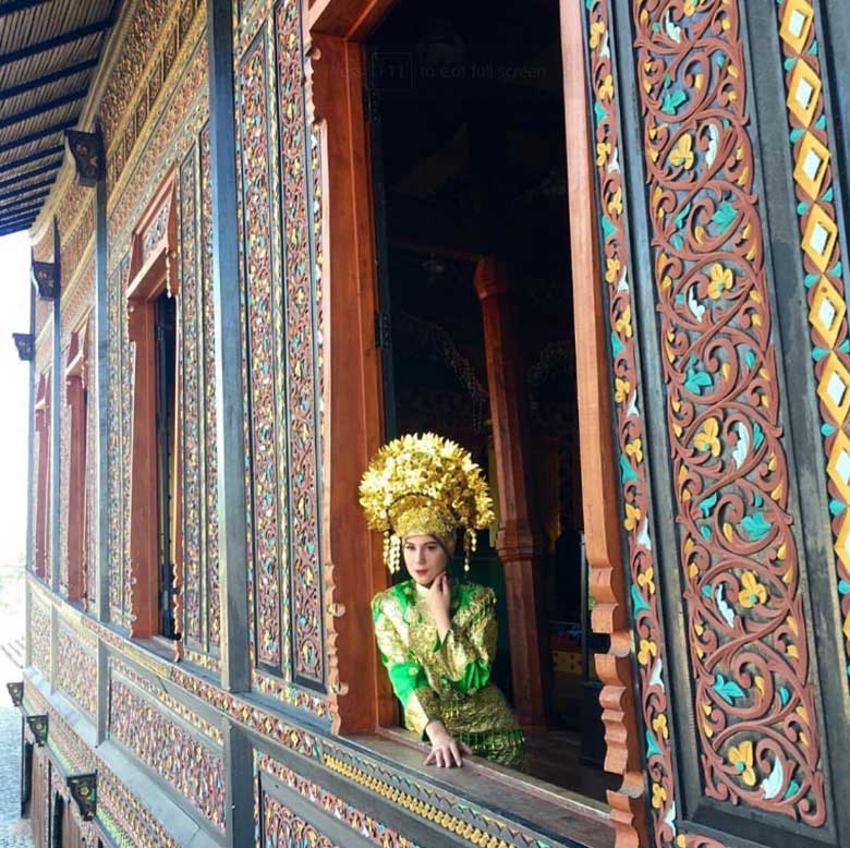 Cantiknyo Gandis di Istana Pagaruyung